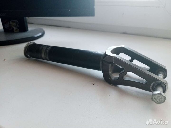 Вилка для трюкового самоката