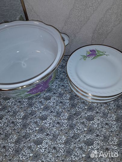 Набор тарелок,супница