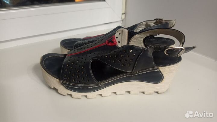 Босоножки женские