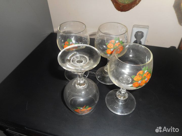 Бокалы из цветного стекла