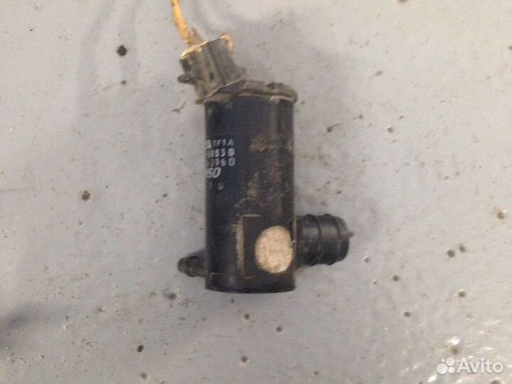 Toyota Land Cruiser J100 Моторчик омывателя