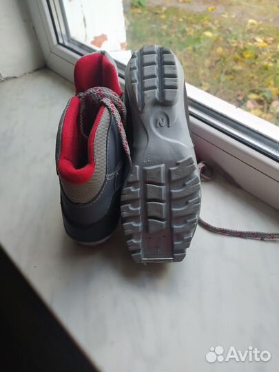 Лыжные ботинки