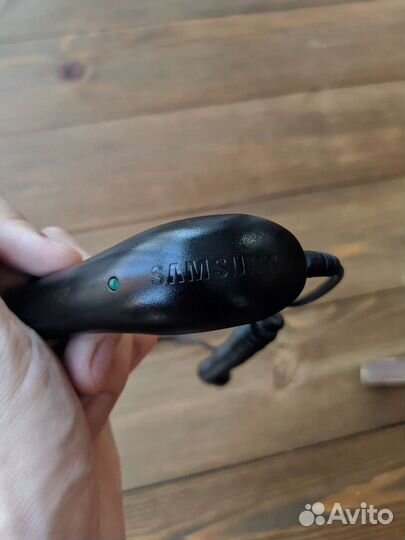 Автомобильное зарядное устройство