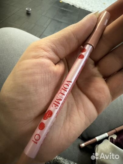 Vivienne sabo карандаш 01