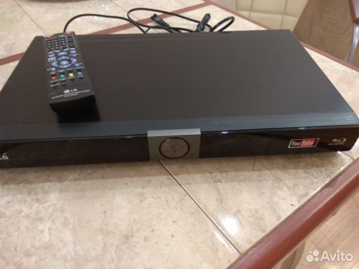 DVD плеер с Blu-ray LG