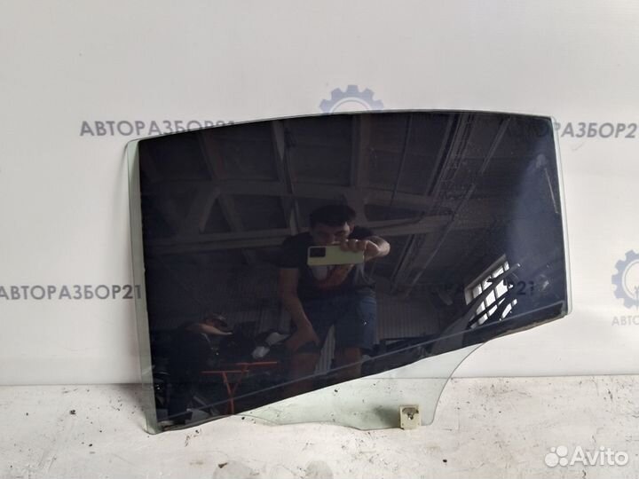 Стекло двери задней левой Mazda 3 BK седан