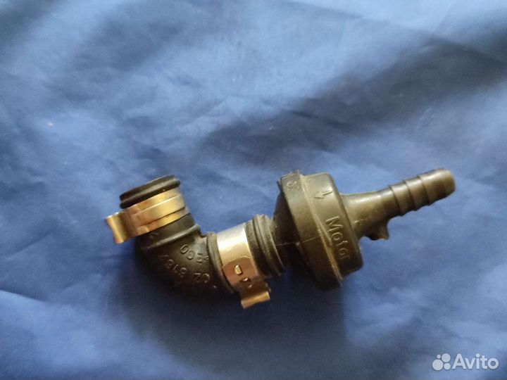 Патрубок VW Passat (B5+) 2000-2005