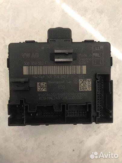 Блок комфорта передней двери Passat B8