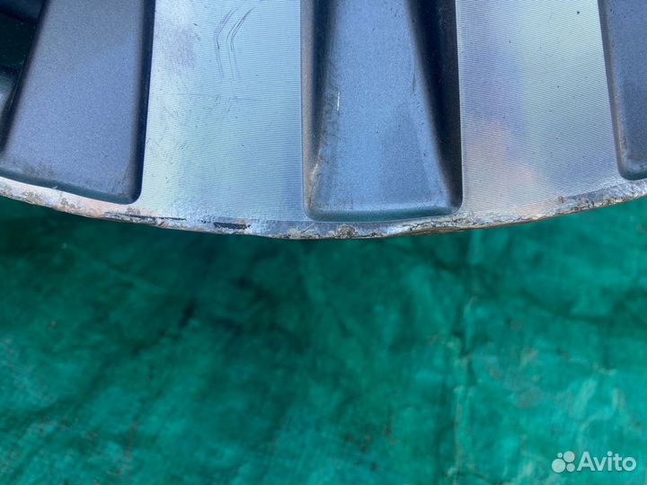 Один литой диск R18 Lexus LX 570