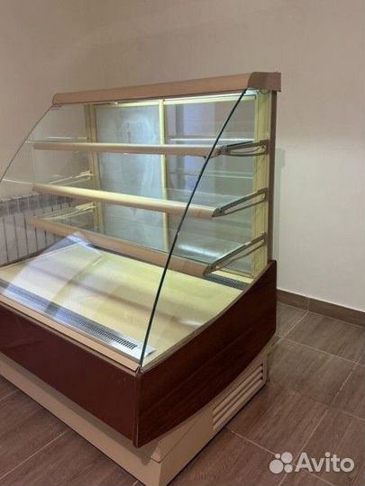 Кондитерская витрина