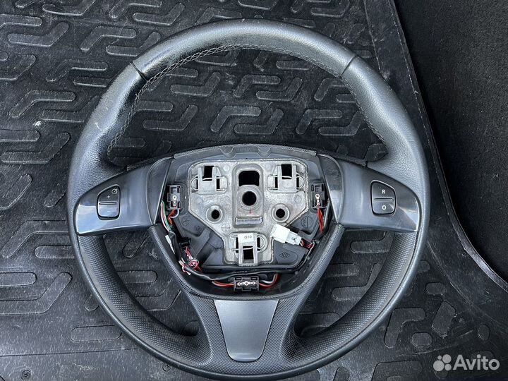 Руль renault sandero 2