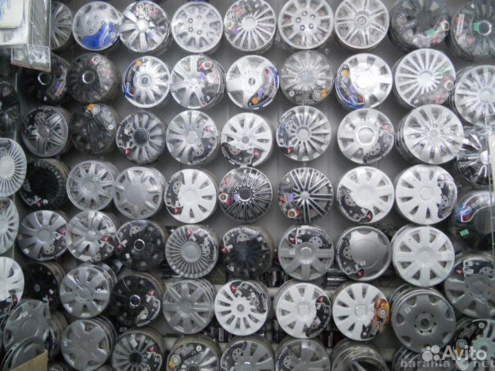 Колпаки на колеса автомобиля