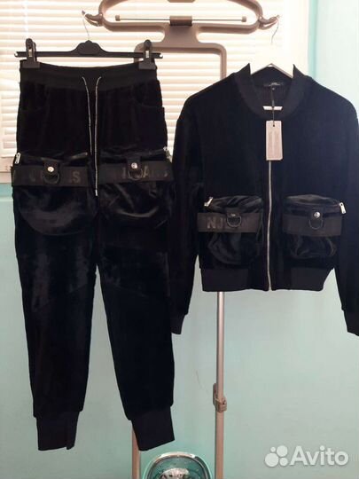 Костюм спортивный