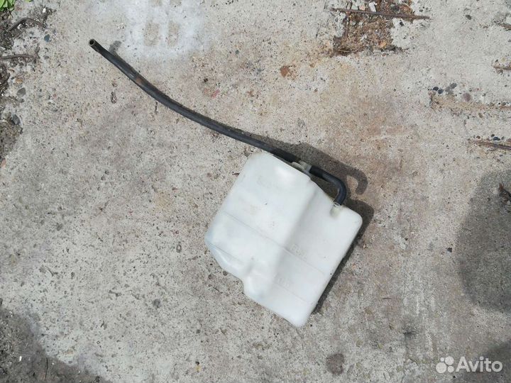 Расширительный бачок Мазда Демио 1