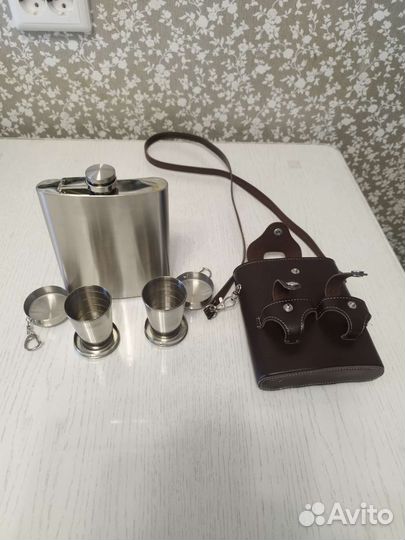 Сувенирный набор фляга с рюмками