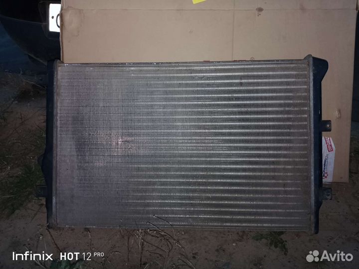 Радиатор охлаждения touran