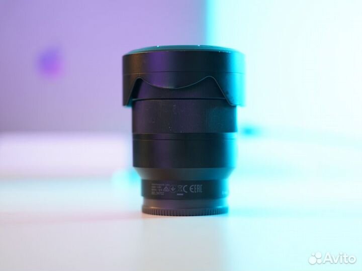 Sony FE 24-70mm f/4 ZA OSS (в идеале, коцка сбоку)