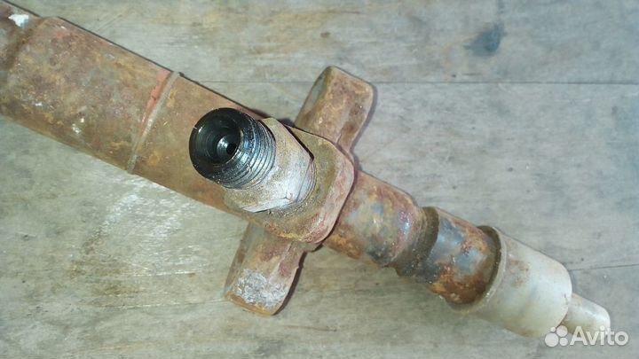 Запчасти на трактор(Топливный насос т 25)