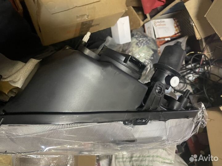 Фара Renault Logan (2004)