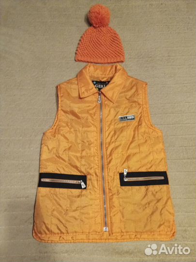 Жилет Colins. Новый. Шапка Batons. бу
