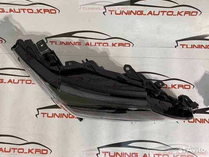 Фары передние Toyota Camry 70 стиль Lexus X1772