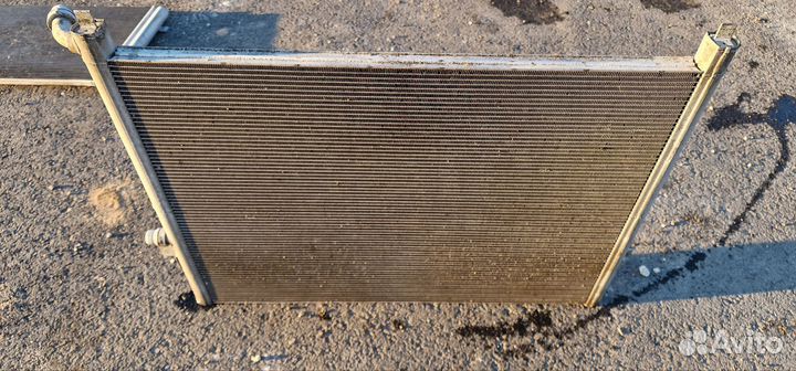 Радиатор охлаждения от BMW 7 G12 4,4 2017г