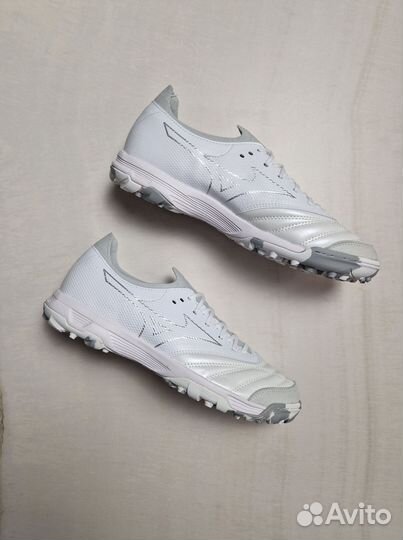 Сороконожки Mizuno Morelia Neo Sala TF 44