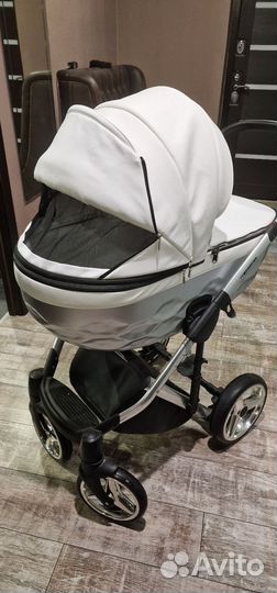 Коляска 3 в 1 с автолюлькой