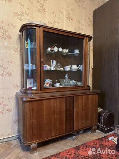 Буфеты и серванты старинные