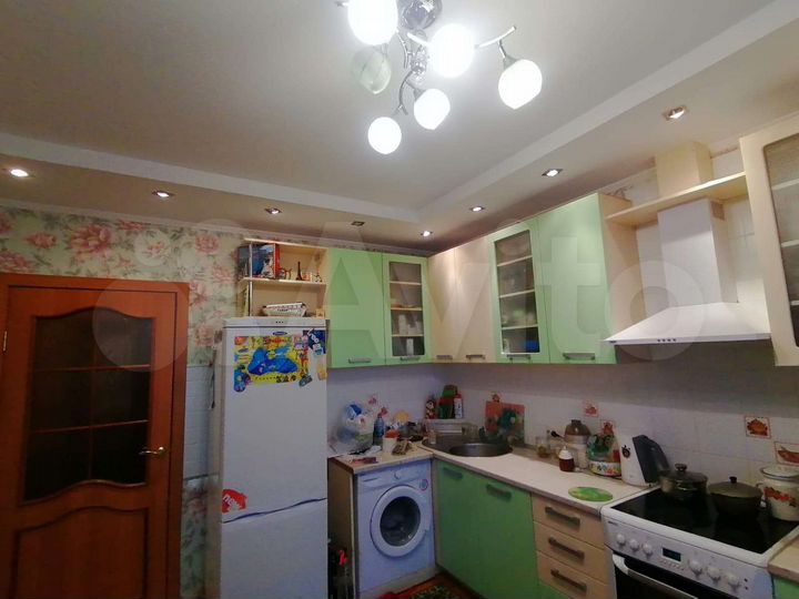 3-к. квартира, 82 м², 8/10 эт.