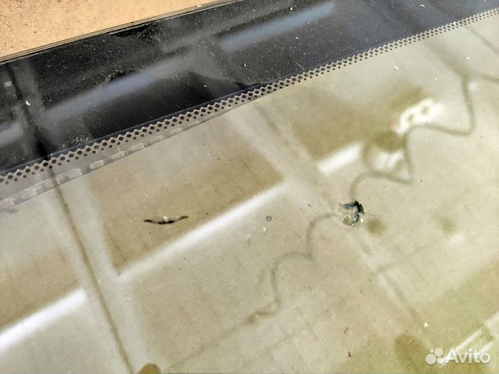 Стекло лобовое Toyota Land Cruiser 200