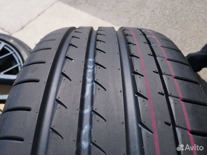 Yokohama ADVAN Sport V105S 245/45 R17