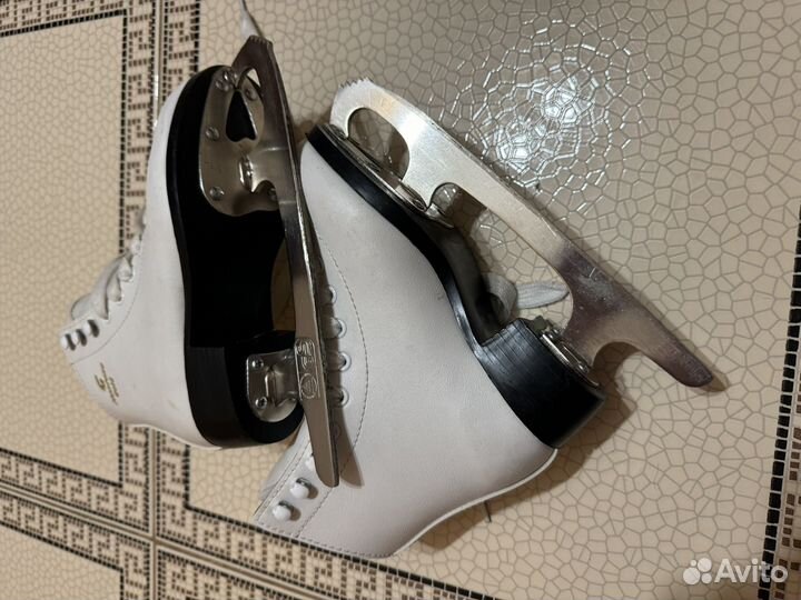 Коньки фигурные Graf montana gold