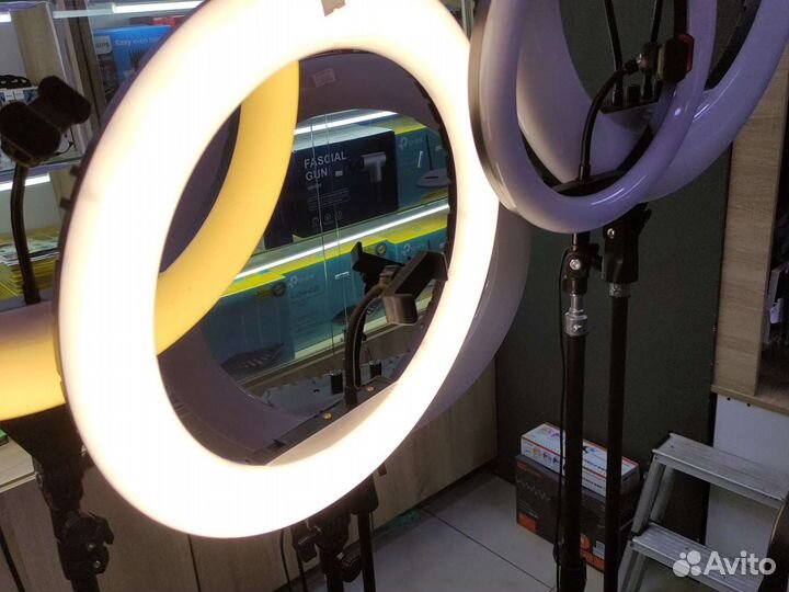 Кольцевая лампа со штативом