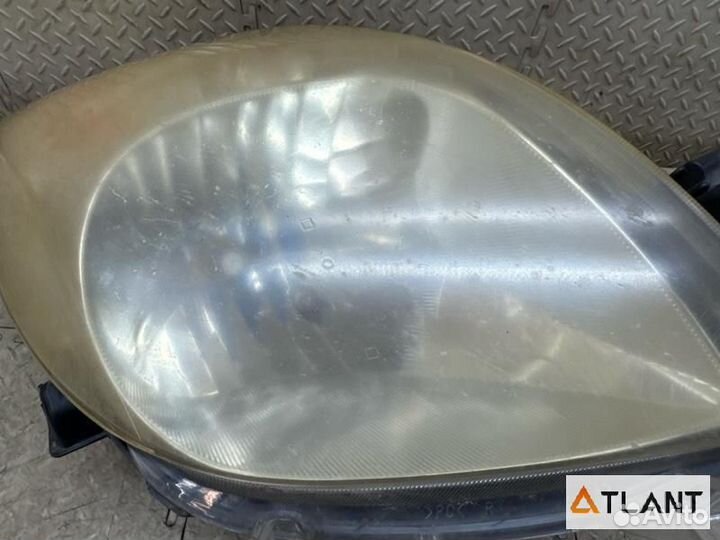 Фара передняя правая toyota vitz