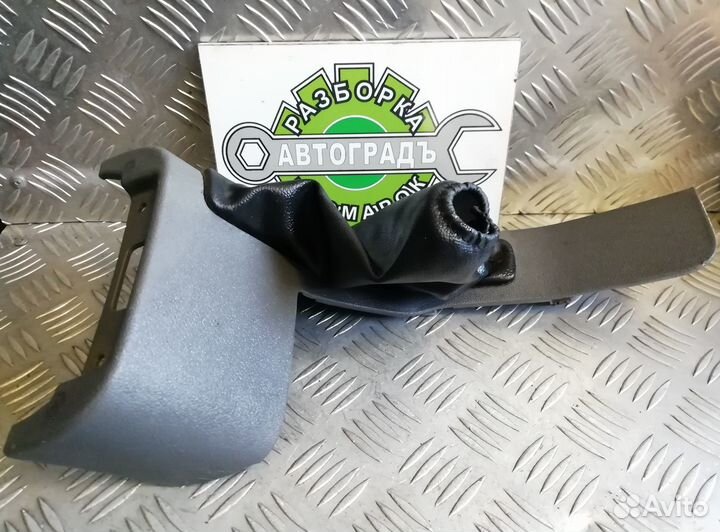 Кожух ручника Ford Focus 2 2009г