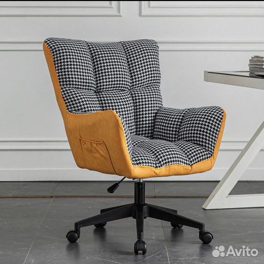 Интерьерный компьютерный стул