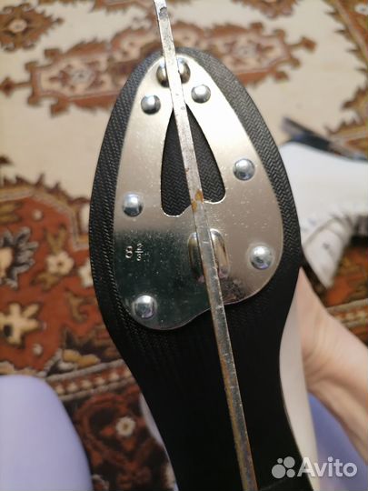 Продаю детские фигурные коньки