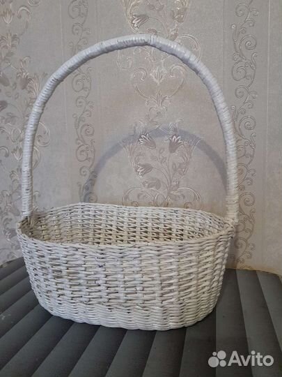 Корзина плетеная подарочная