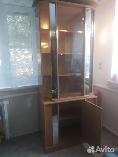 Шкаф сервант