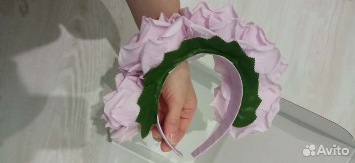 Красивый ободок из роз