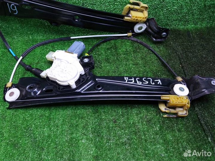 Стеклоподъемник электрический передний левый BMW