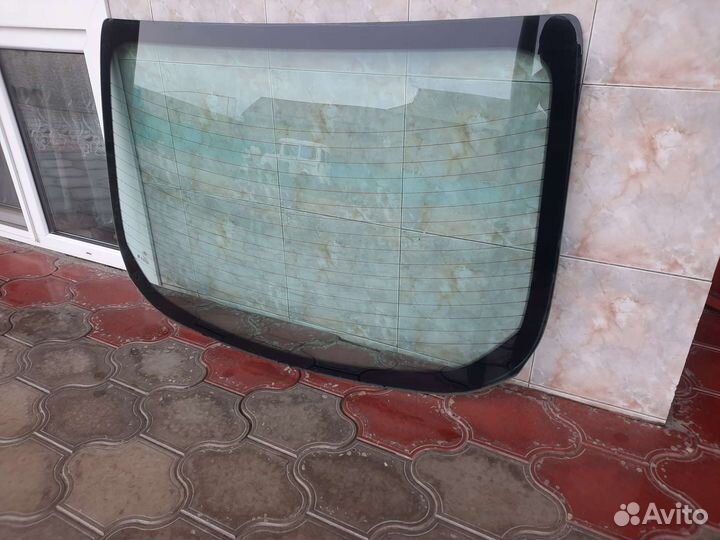 Задние лобовые стёкла Volkswagen Touareg, Ford