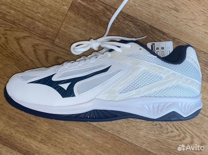 Кроссовки mizuno