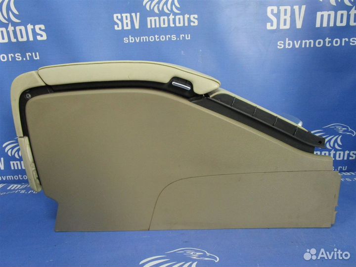 Подлокотник передний Volvo V70 SW59 B5254T6 2009