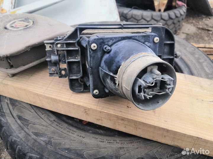 Противотуманная фара левая BMW e32 бмв е32