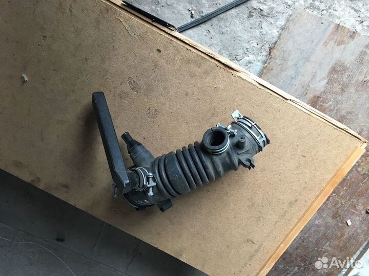 Патрубок воздушного фильтра Toyota Camry V40