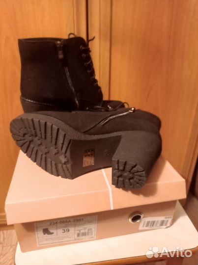 Полусапожки женские 39 размер