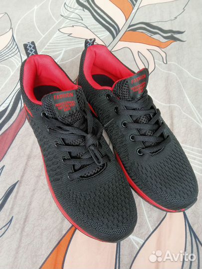 Кроссовки женские 39 размер