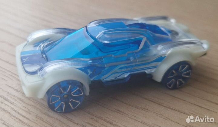 Hot Wheels Cosmic Coupe GRX46 2020